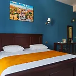 Gaudi Stylish *