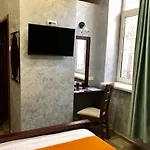 Gaudi Stylish Inn *