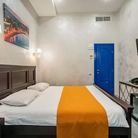 Inn Gaudi Stylish