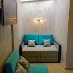 Gaudi Stylish Kro