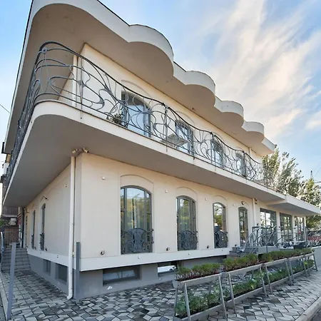 Gaudi Stylish Мини-отель *
