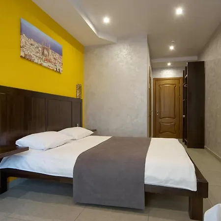 Gaudi Stylish